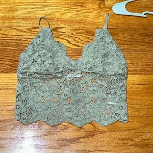 Love Tree size medium sage green lace tank top